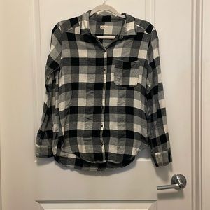 Hollister black and white flannel